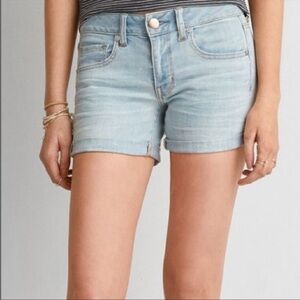 American Eagle Light Wash Midi Stretch Shorts Size 4